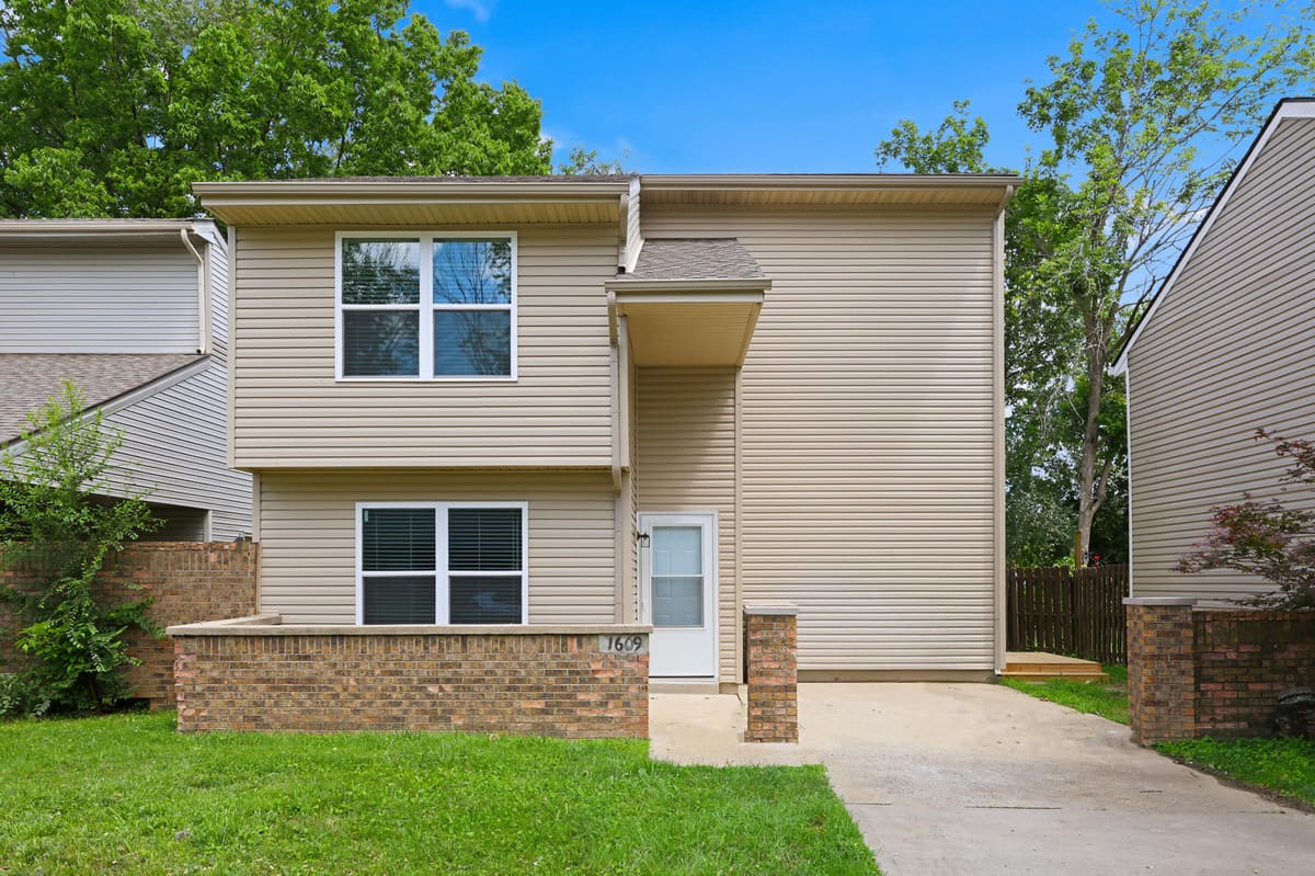 1609 Prairie Circle, Lexington, KY 40515 — primary photo