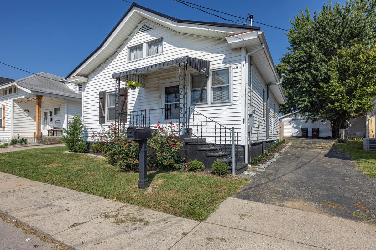 1807 Clifton Avenue, Paris, KY 40361 — primary photo