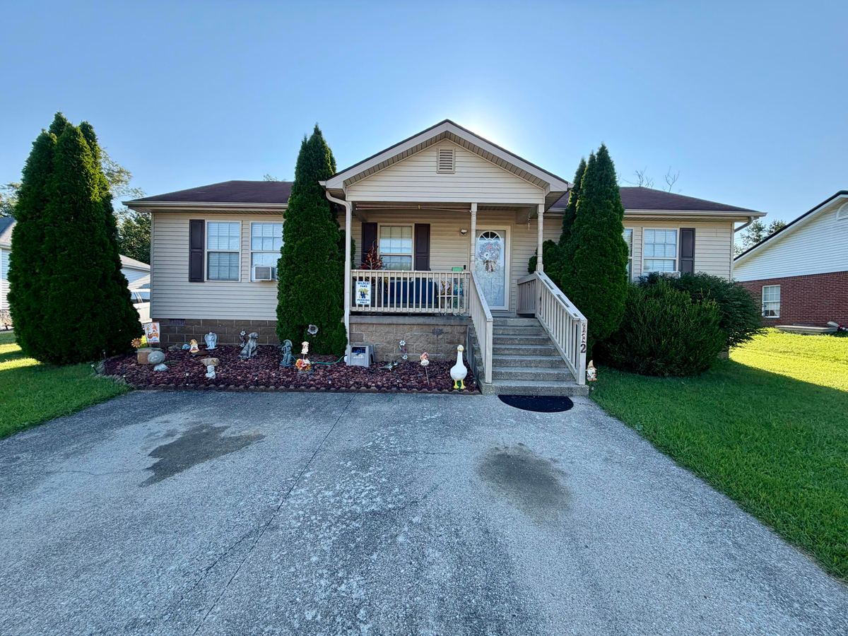 112 Logan Court, Berea, KY 40403 — primary photo