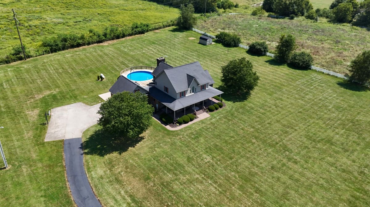 2080 Muir Station Road, Lexington, KY 40516 — primary photo