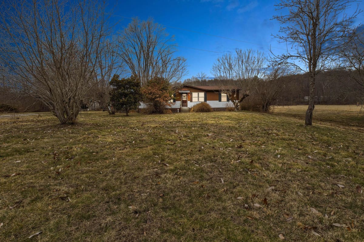 8340 Levee Road, Jeffersonville, KY 40337 — primary photo