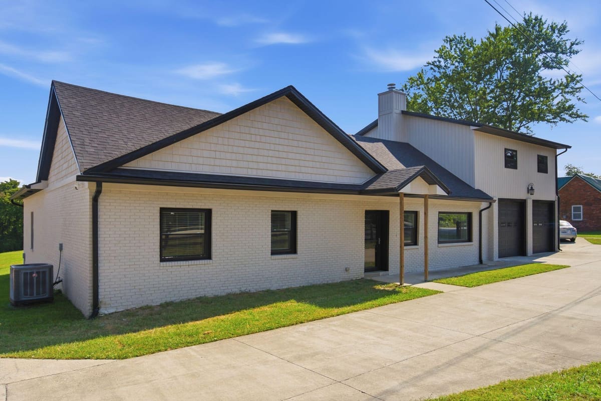 7015-7019 Old Richmond Road, Lexington, KY 40515 — primary photo