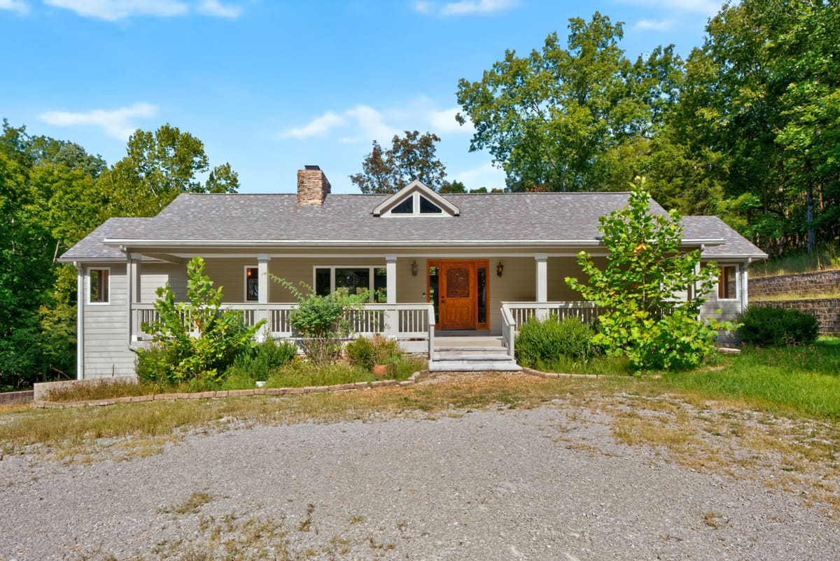 153 Deerlake Path, Sadieville, KY 40370 — primary photo
