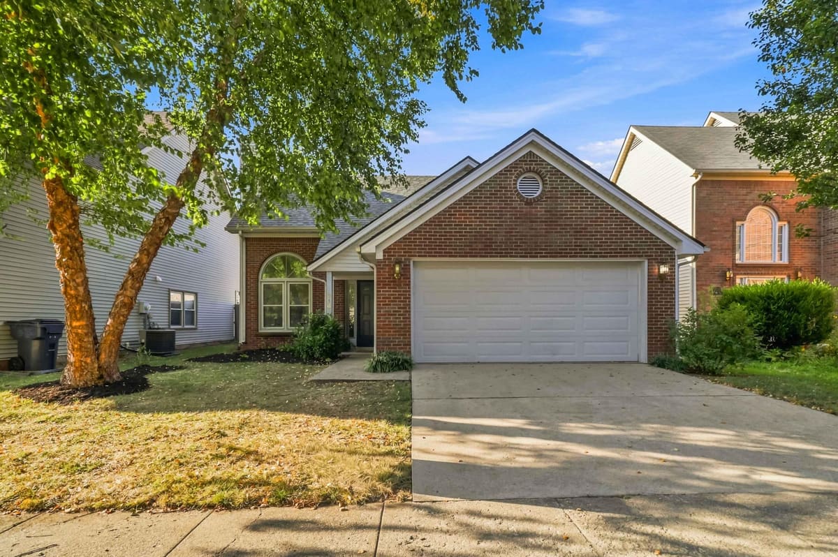 613 Twin Pines Way, Lexington, KY 40514 — primary photo