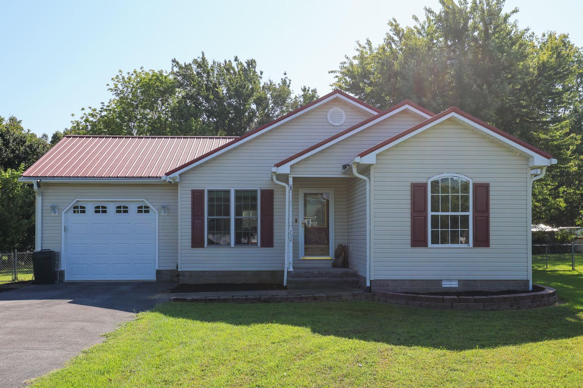 734 Vicksburg Estate Road, Benton, KY 42025 — primary photo