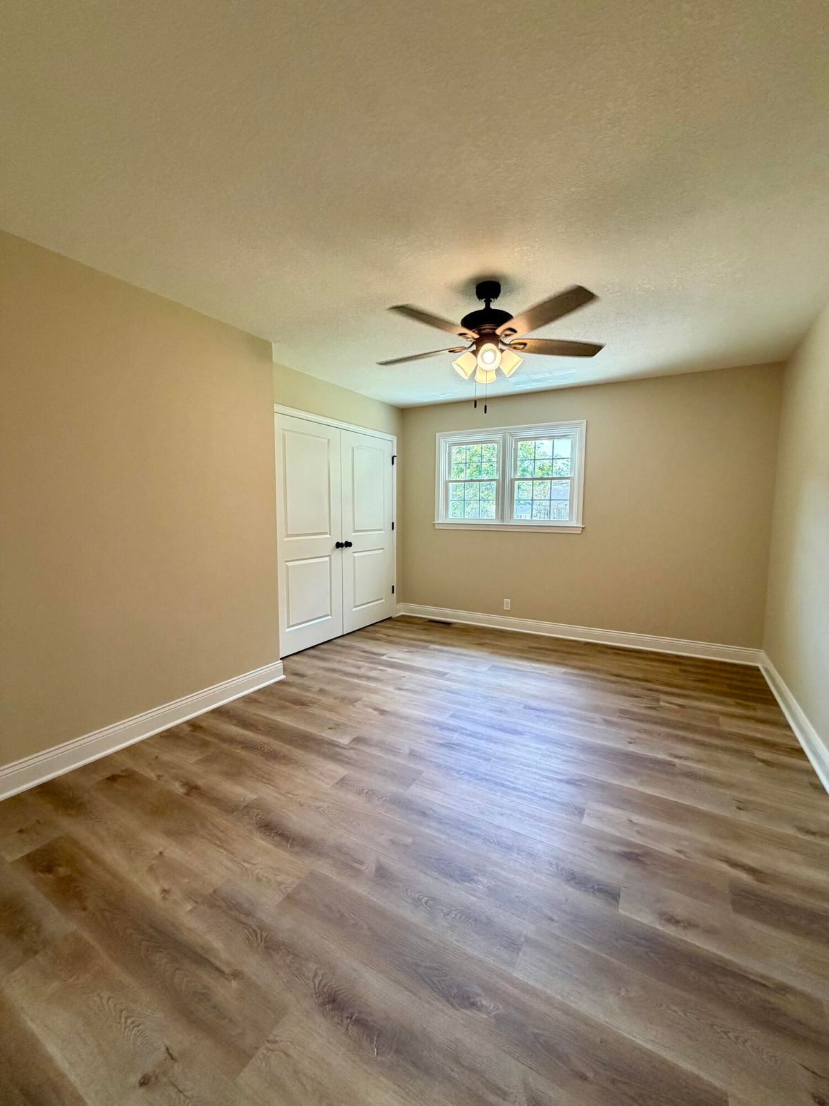 1701 Keenland Drive, Murray, KY 42071 — primary photo