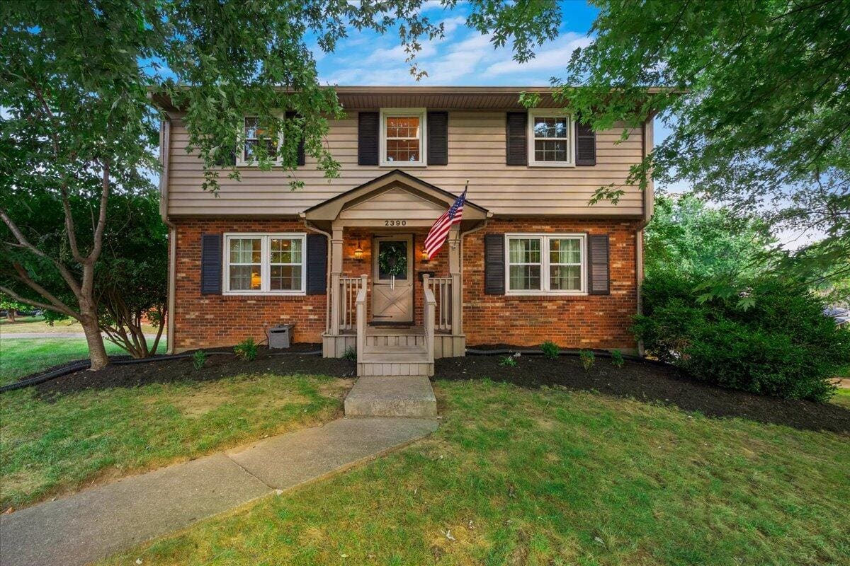 2390 Heather Way, Lexington, KY 40503 — primary photo
