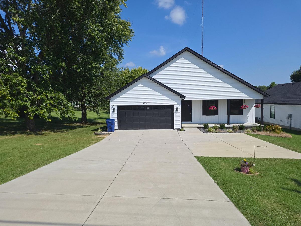 100 Oak Leaf Lane, Somerset, KY 42503 — primary photo