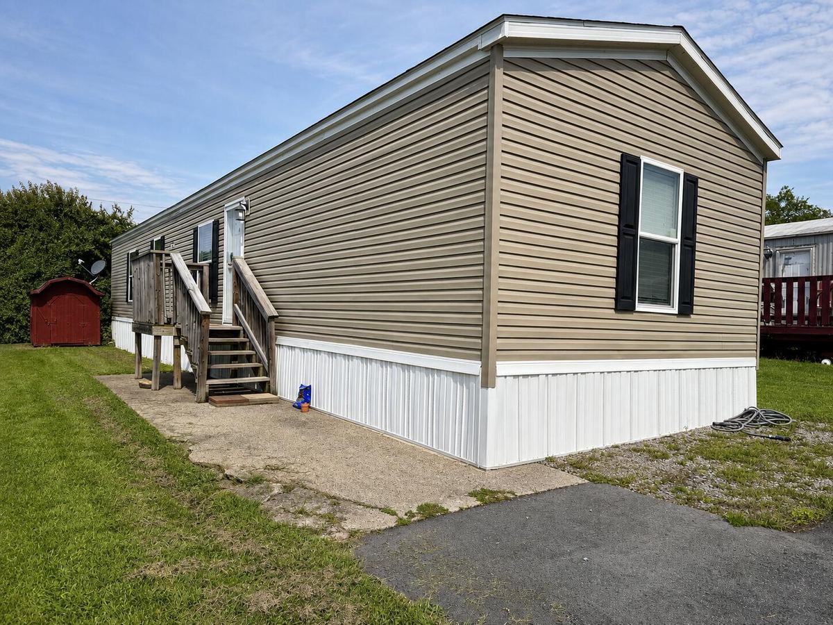 240 Crestview, Flemingsburg, KY 41041 — primary photo