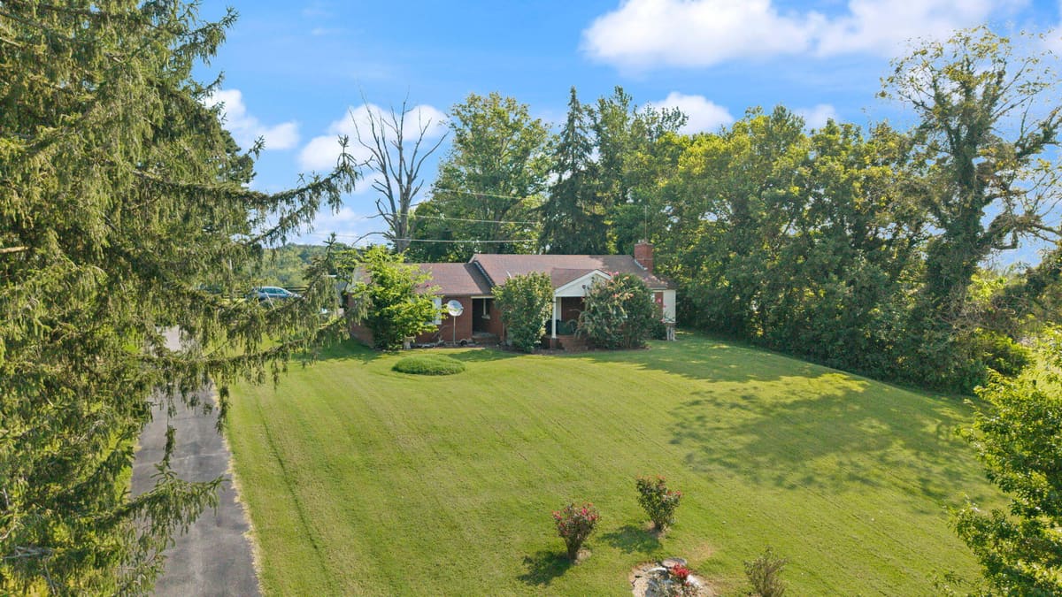 702 Rogers Road, Lancaster, KY 40444 — primary photo