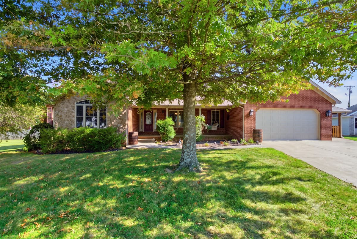 5109 Pebble Beach Court, Lawrenceburg, KY 40342 — primary photo