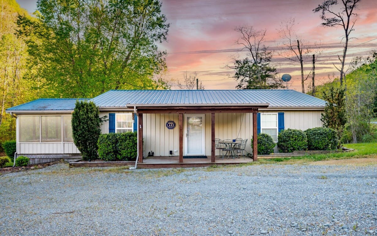 612 Little Indian Drive, Jamestown, KY 42629 — primary photo