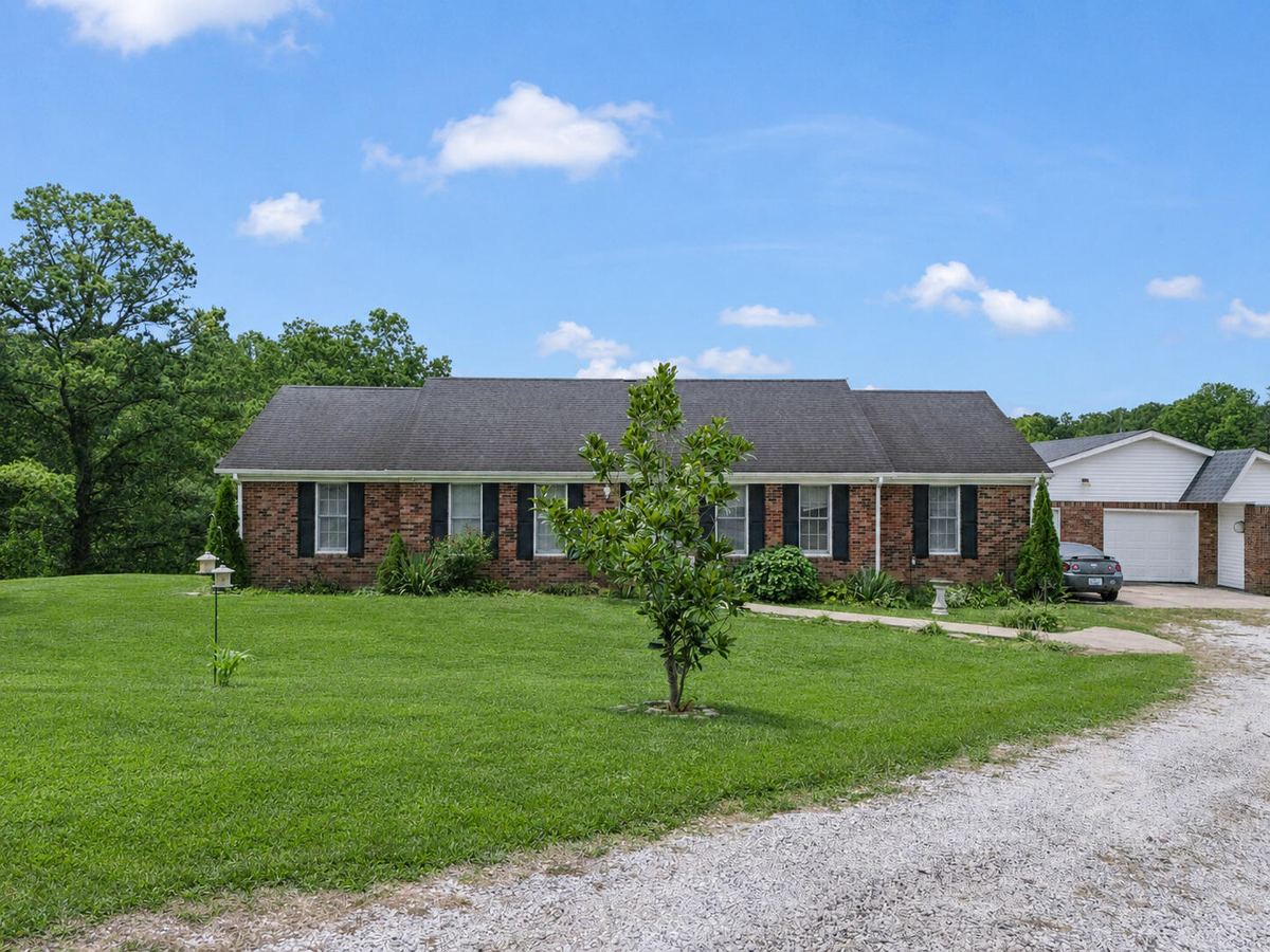 286 Joe Davidson Road, Beattyville, KY 41311 — primary photo