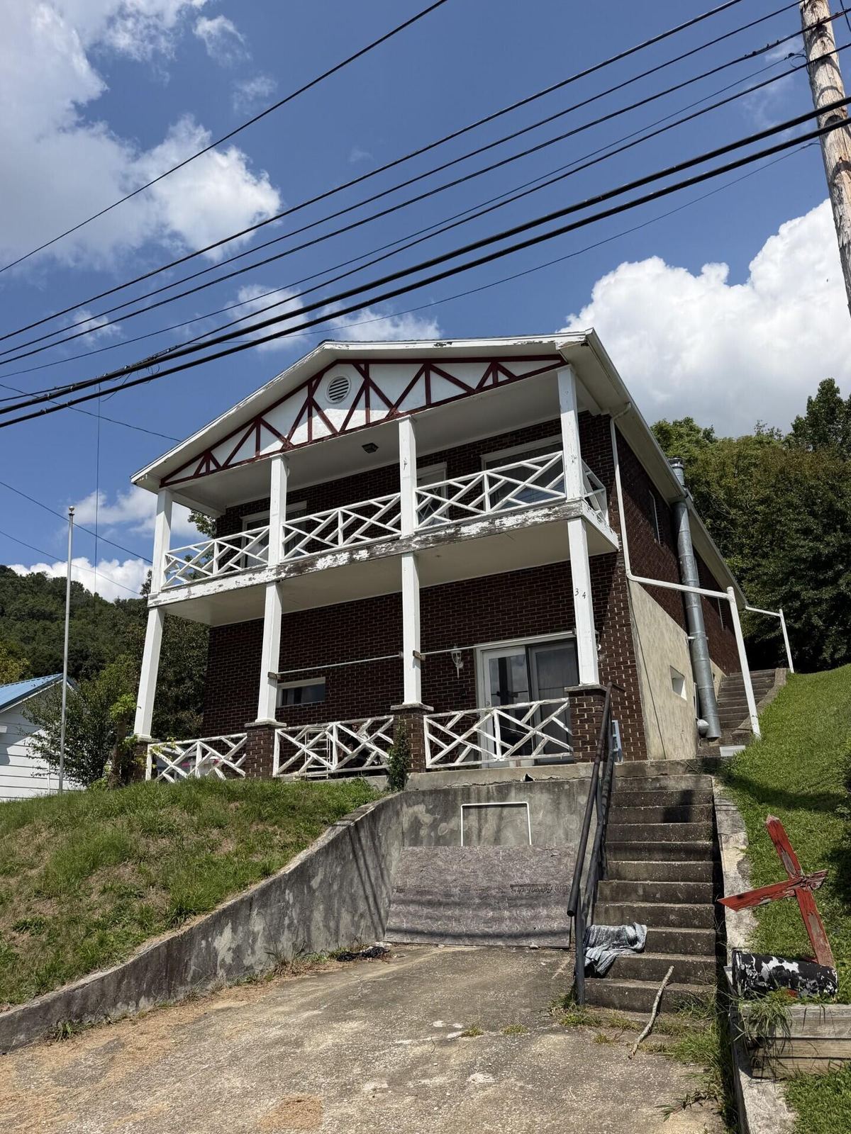 314 N Highland Avenue, Prestonsburg, KY 41653 — primary photo