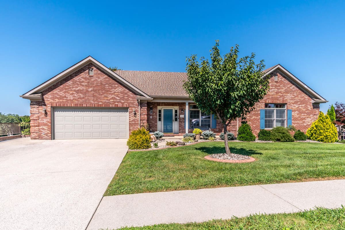 3008 Woodfield Circle, Richmond, KY 40475 — primary photo
