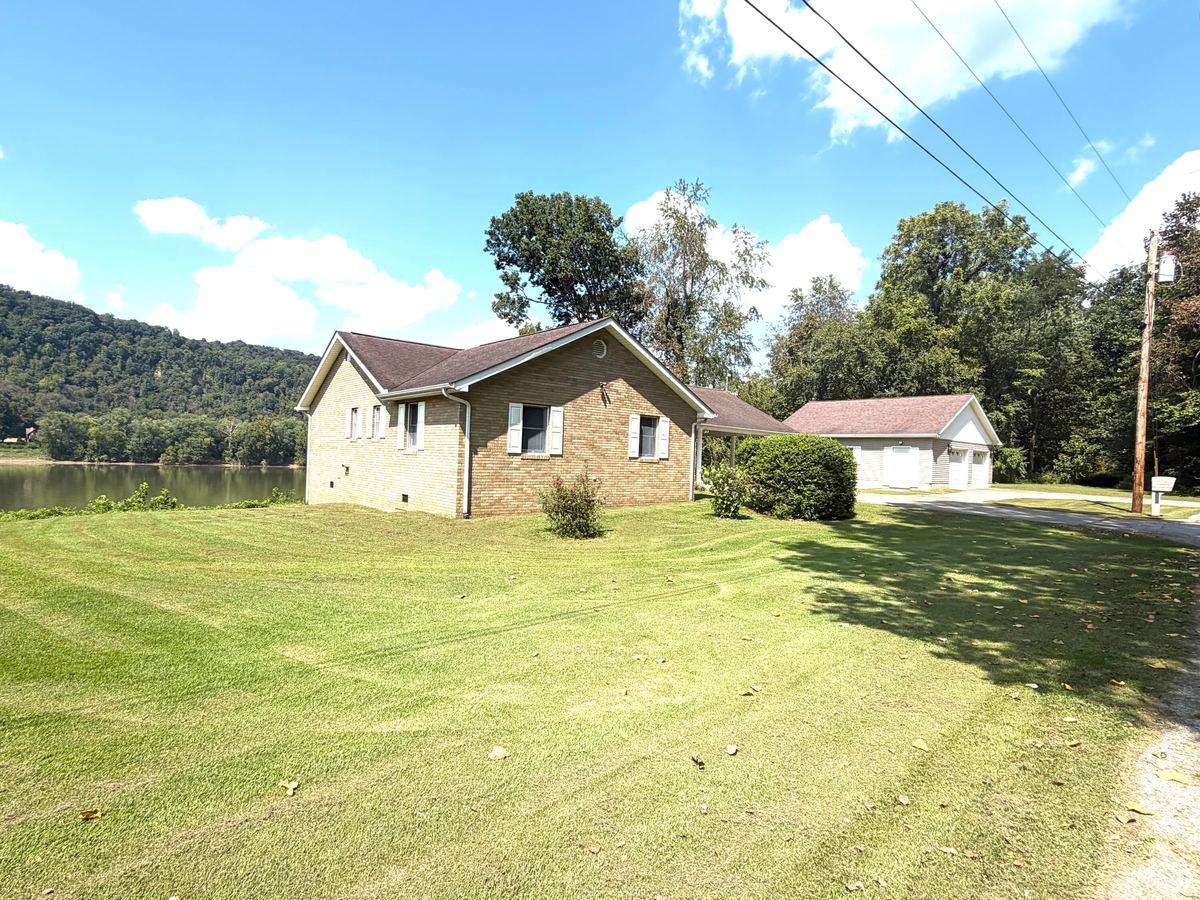 12 River Street, Vanceburg, KY 41179 — primary photo