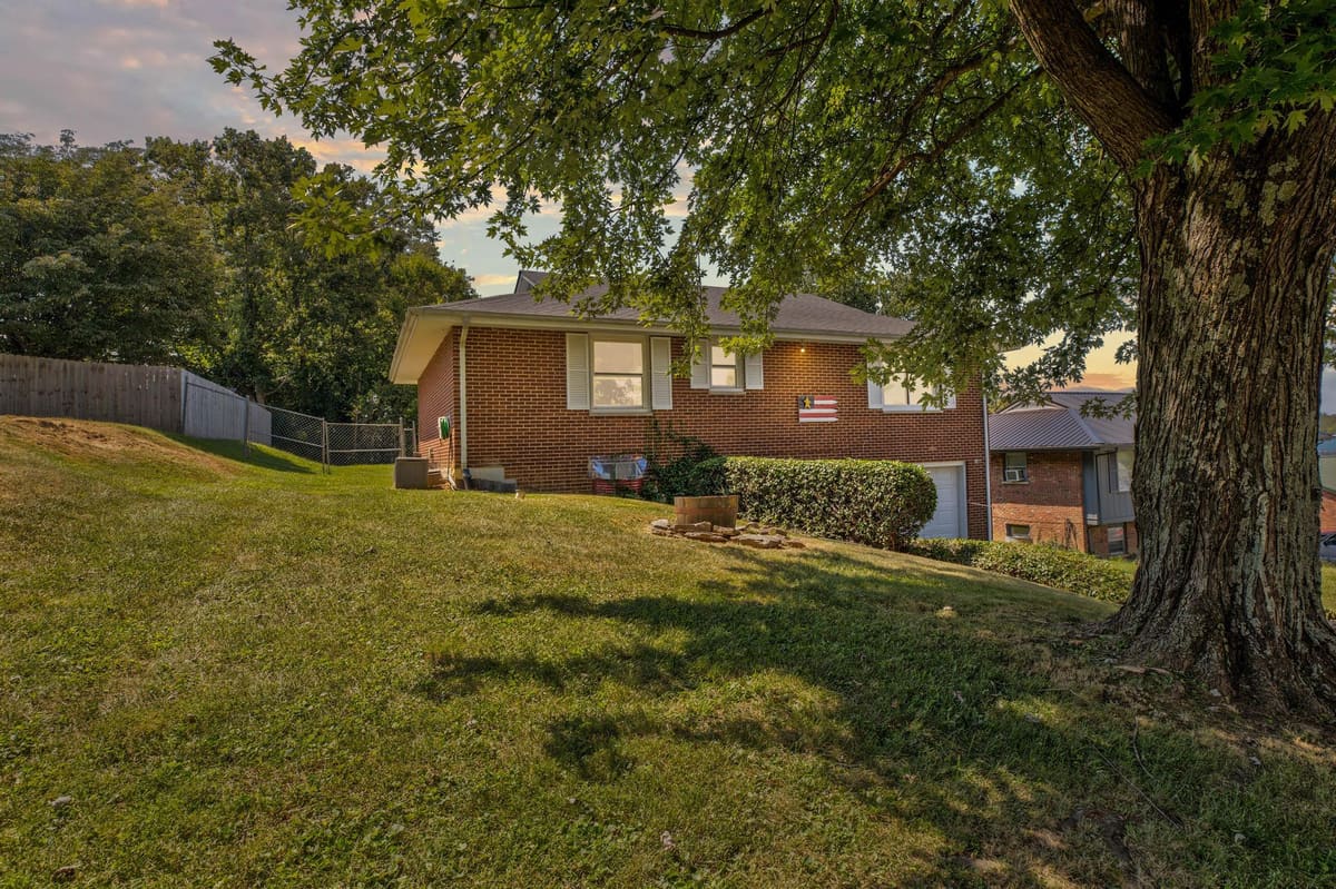 116 Fuller Way, Mt Sterling, KY 40353 — primary photo