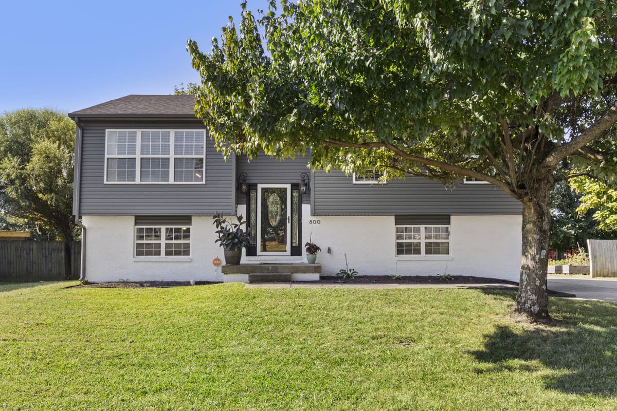 800 Pinoak Drive, Nicholasville, KY 40356 — primary photo