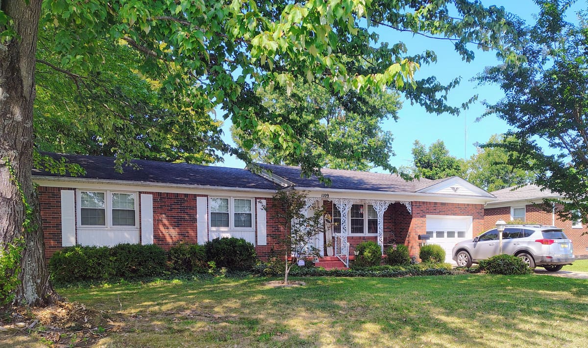 1109 Foster Street, Mayfield, KY 42066 — primary photo