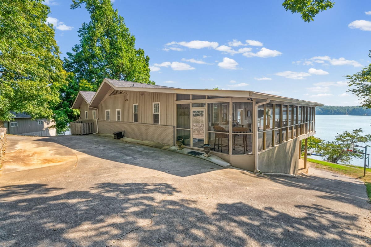 285 Bayview Drive, Eddyville, KY 42038 — primary photo