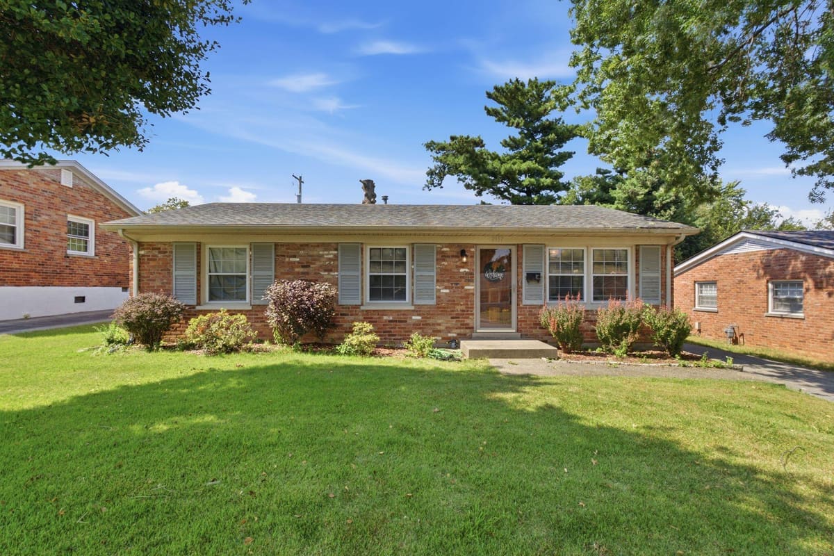 2157 Azalea Drive, Lexington, KY 40504 — primary photo