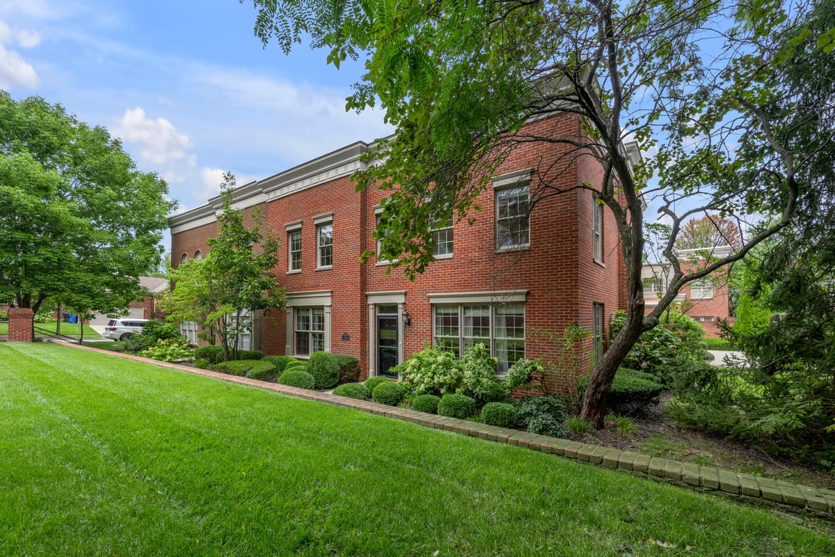 982 Village Green Avenue, Lexington, KY 40509 — primary photo