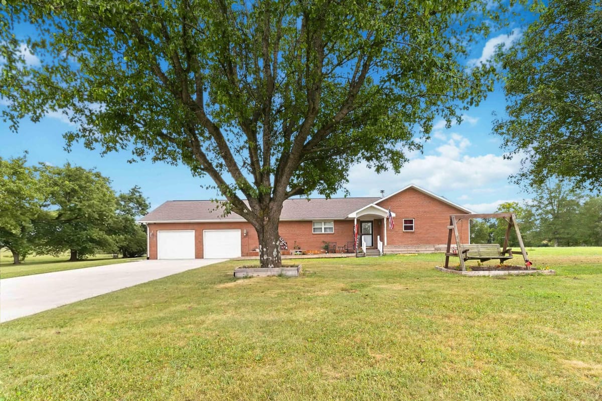 137 Butcher Estates Road, Russell Springs, KY 42642 — primary photo