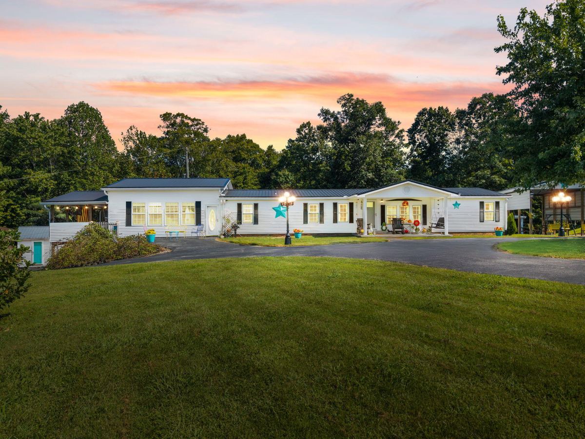 762 Dogwood Lane, West Liberty, KY 41472 — primary photo