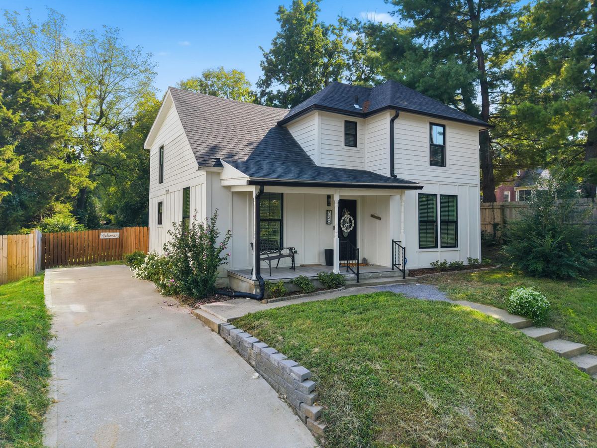 720 W Lexington Avenue, Danville, KY 40422 — primary photo
