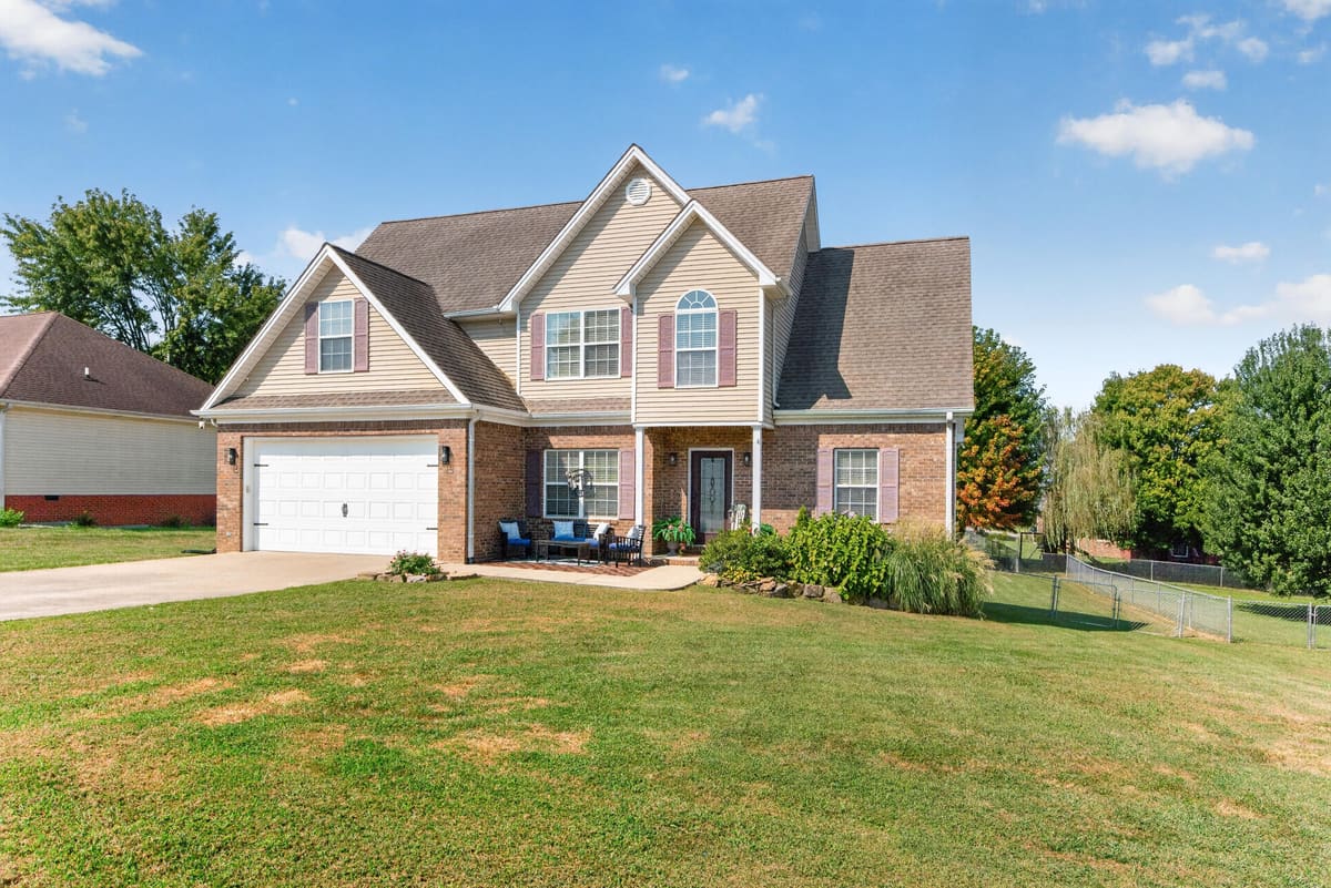 444 Oakley Avenue, Harrodsburg, KY 40330 — primary photo