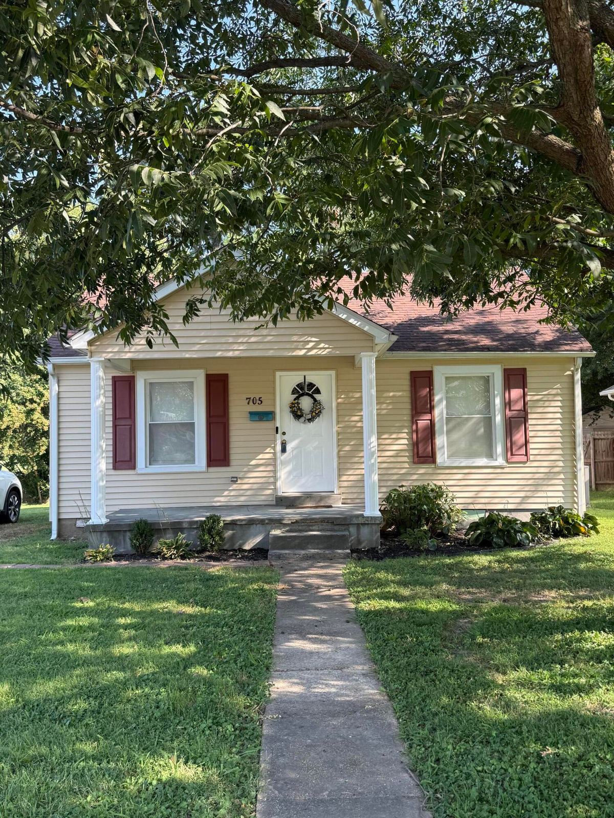 705 W Housman Street, Mayfield, KY 42066 — primary photo