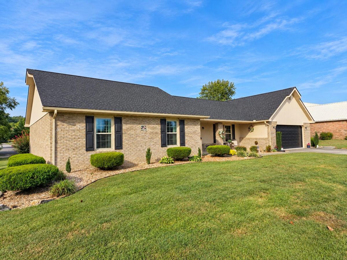 409 Summer Hill Drive, Somerset, KY 42503 — primary photo