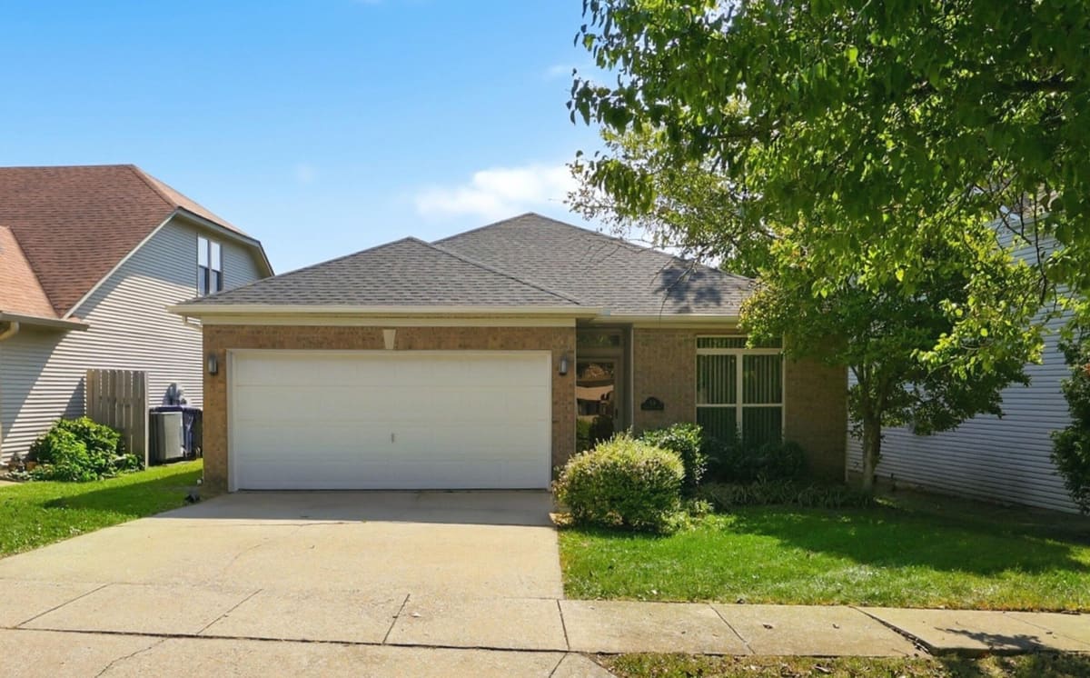 336 Silver Creek Way, Lexington, KY 40511 — primary photo