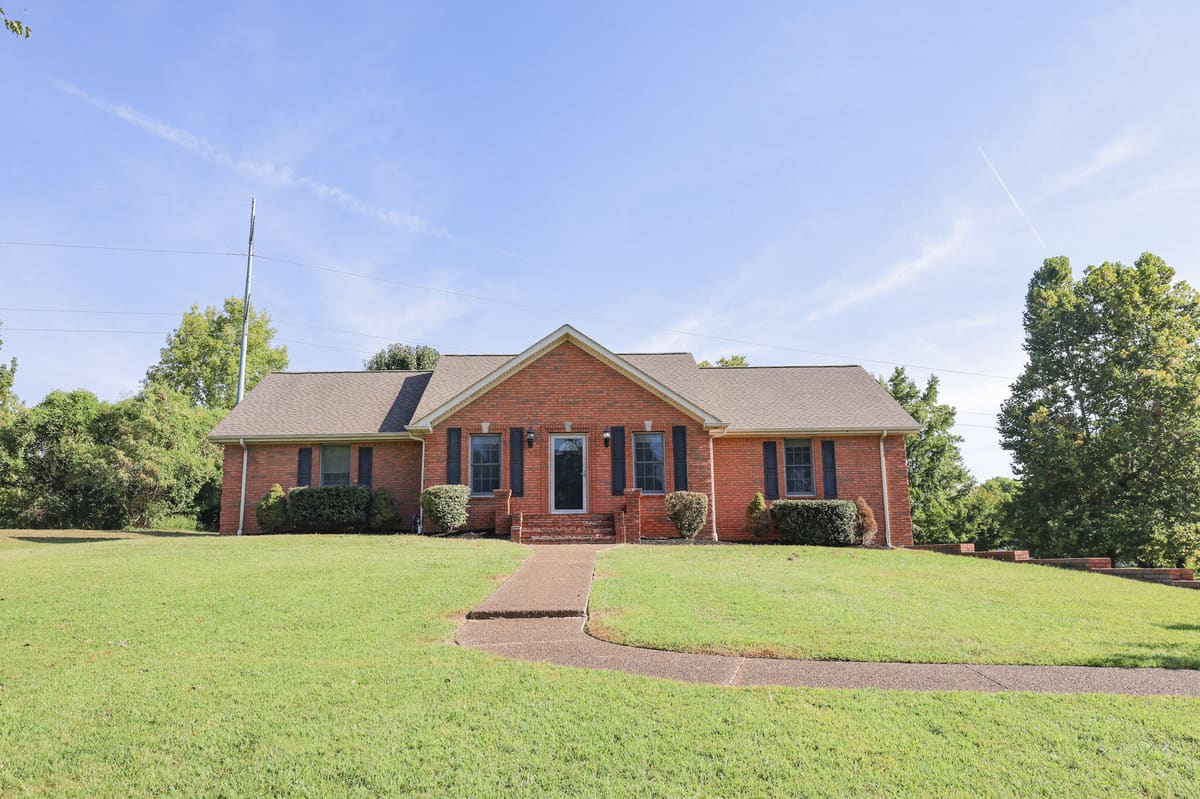 6415 Waid Circle, Paducah, KY 42001 — primary photo