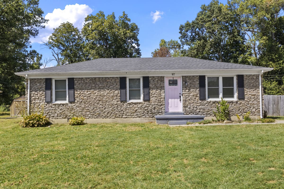 97 Strawberry Lane, Frankfort, KY 40601 — primary photo
