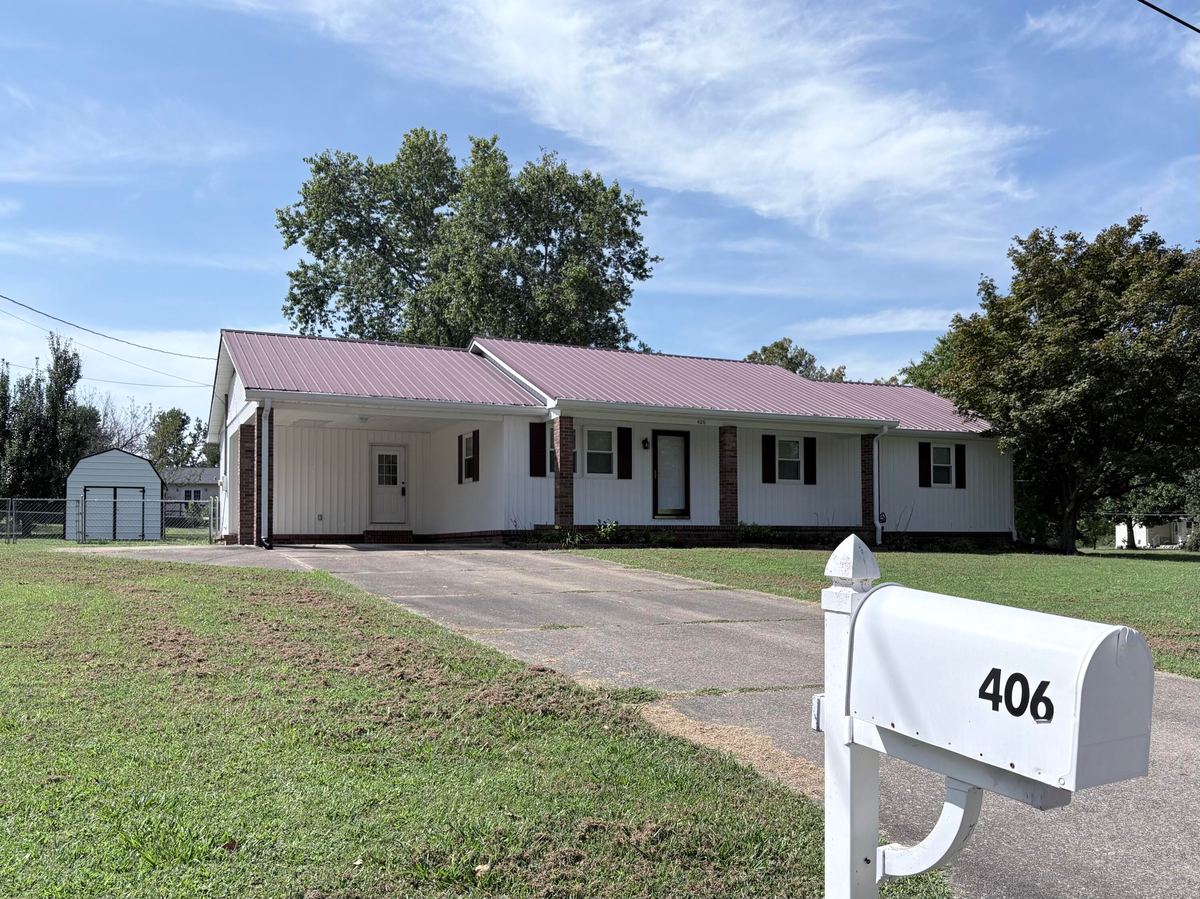 406 Linden Drive, Mayfield, KY 42066 — primary photo