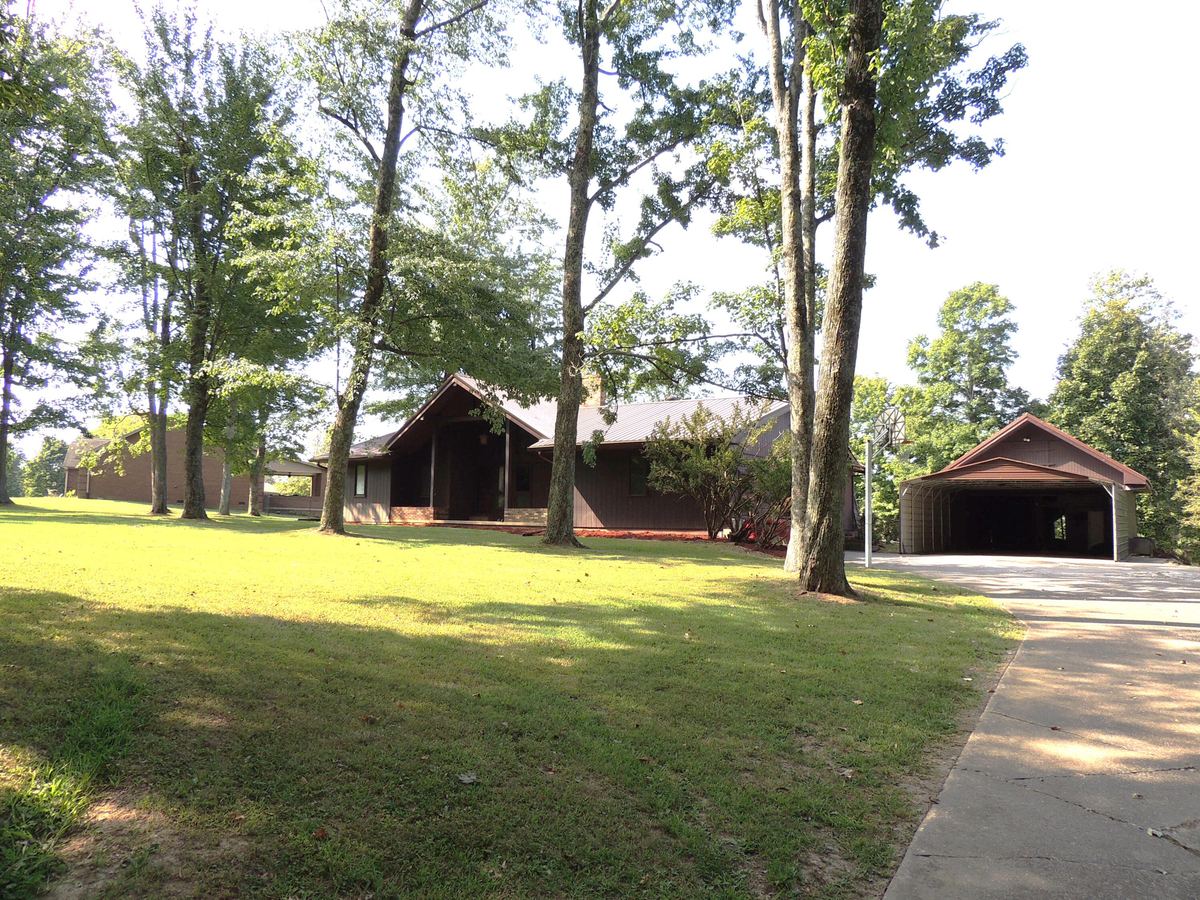 519 Schofield Lane, Frankfort, KY 40601 — primary photo
