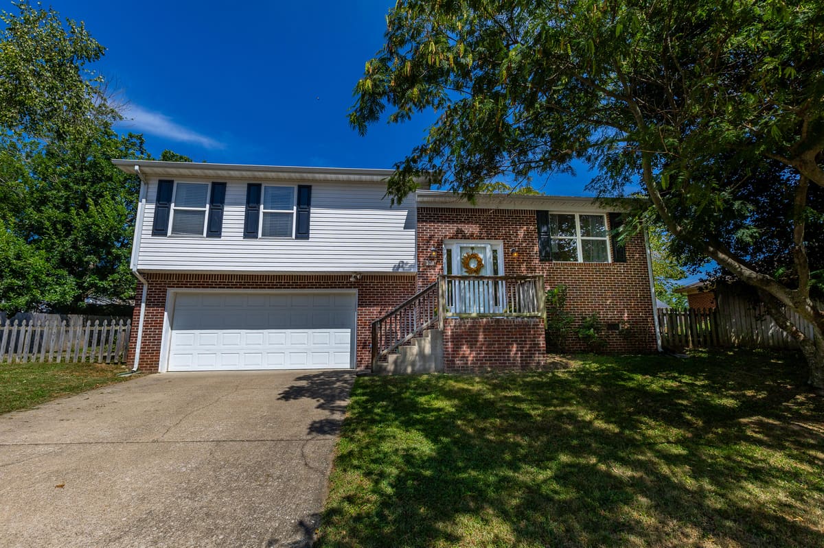 106 Fox Run Drive, Wilmore, KY 40390 — primary photo