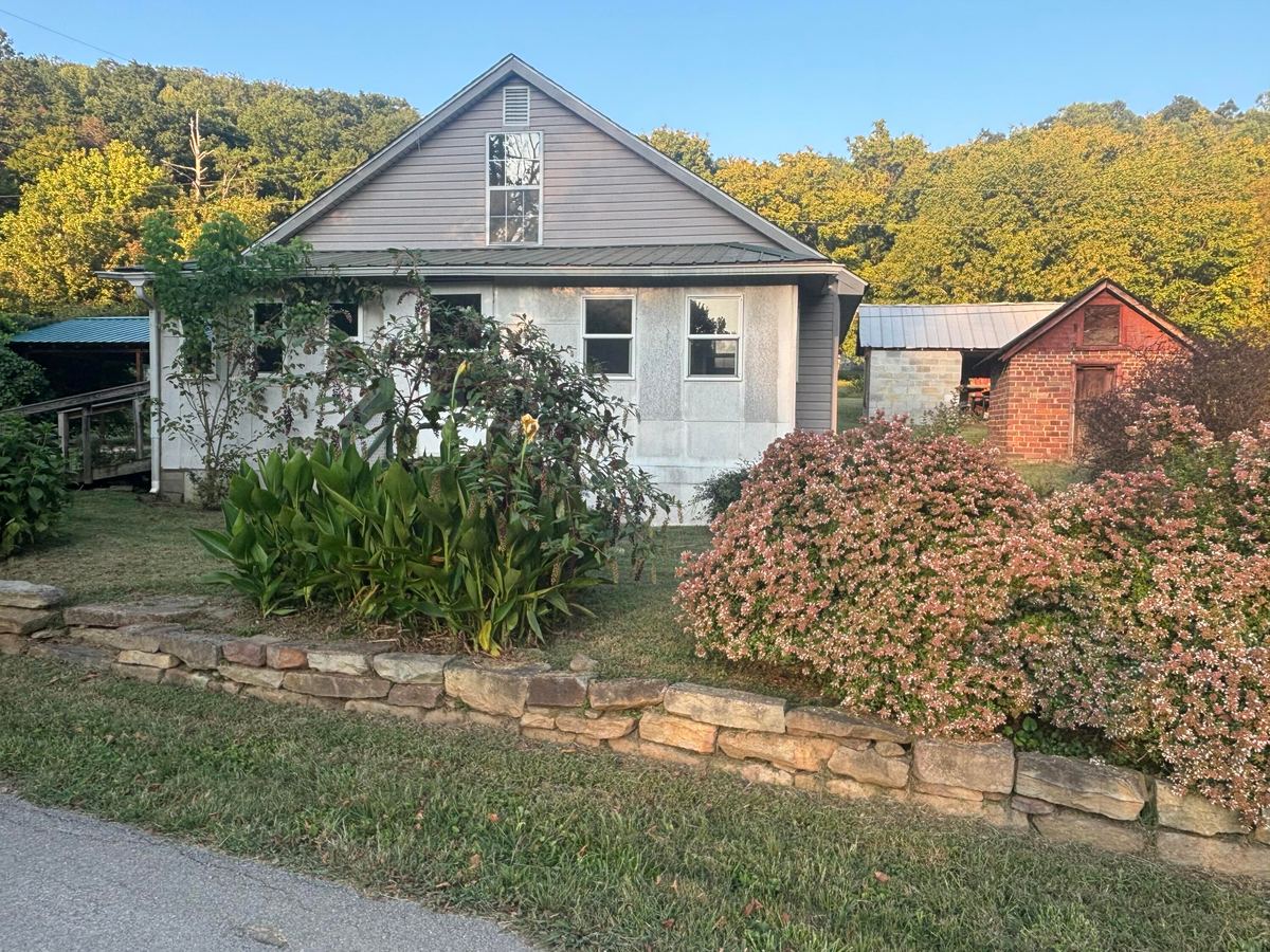 1288 Old Corbin Road, Corbin, KY 40701 — primary photo