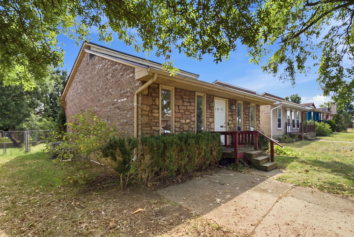 1027 Trent Boulevard, Lexington, KY 40517 — primary photo