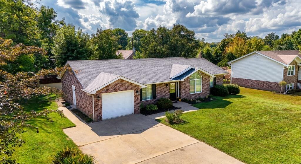 1113 Tara Way, Lawrenceburg, KY 40342 — primary photo