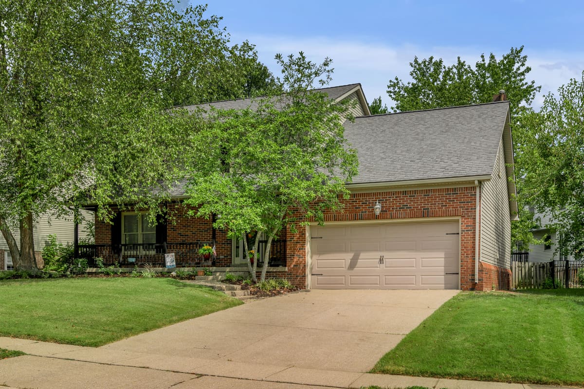 4560 Clubhouse Drive, Lexington, KY 40514 — primary photo