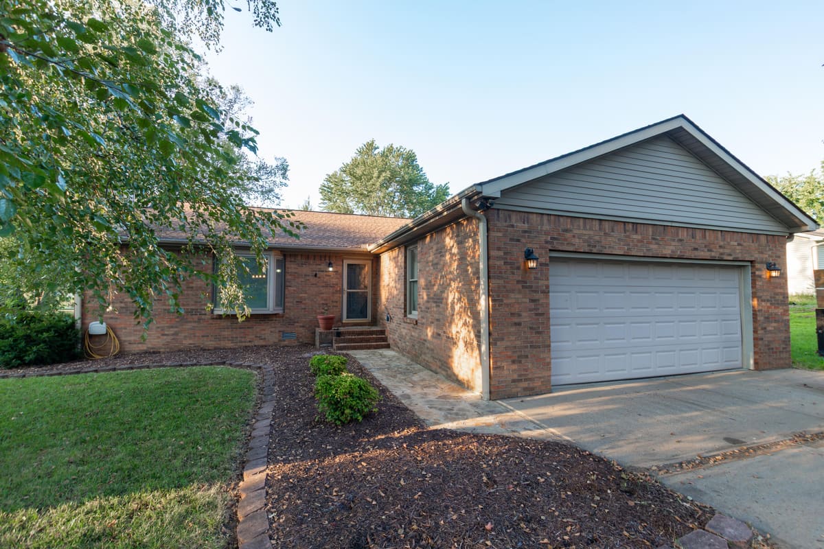 160 Wilton Circle, Paducah, KY 42003 — primary photo
