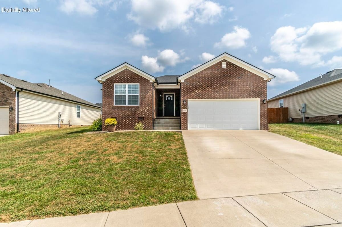 549 Sapphire Drive, Berea, KY 40403 — primary photo