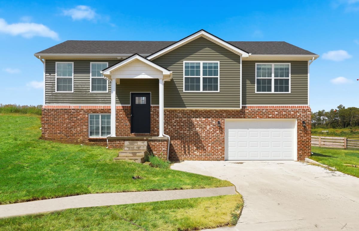 945 Olympic Court, Richmond, KY 40475 — primary photo