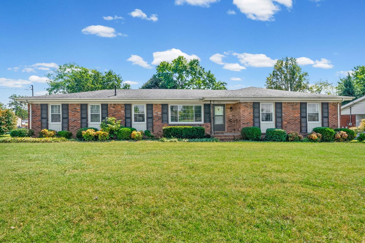 102 Donna Drive, Hopkinsville, KY 42240 — primary photo