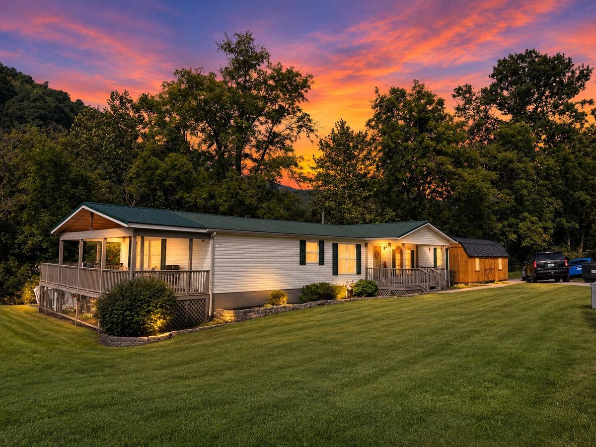 2297 Abbott Creek Road, Prestonsburg, KY 41653 — primary photo