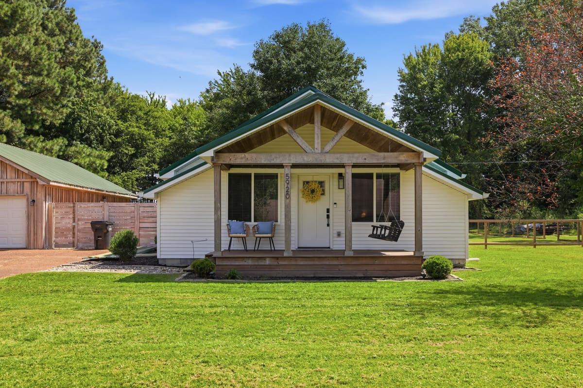 5920 Metropolis Lake Road, West Paducah, KY 42086 — primary photo
