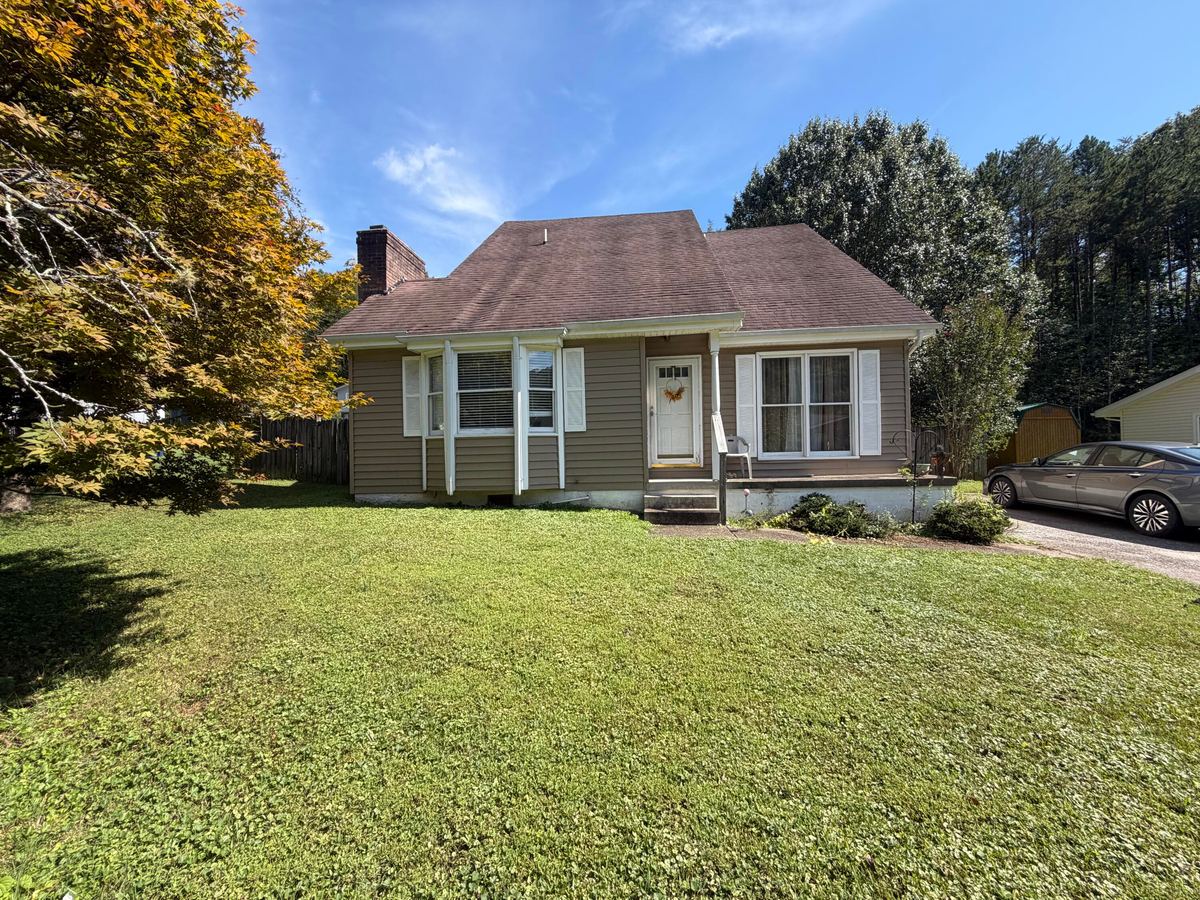 8 Castleford Way, Middlesboro, KY 40965 — primary photo