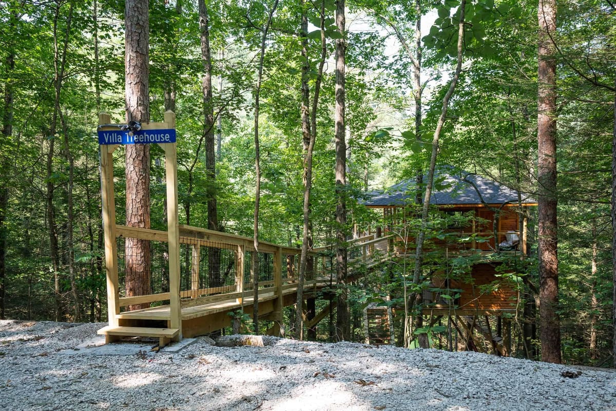 637 Cave Hollow Road, Campton, KY 41301 — primary photo